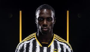 队报：小维阿的薪资对马赛来说太高，若他妥协可能会帮助完成转会