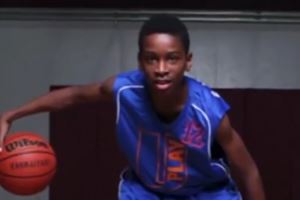 看儿时照夸自己🤣亚历山大：这小子梦想成真了 他值得这一切