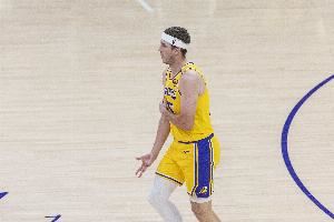 里夫斯：如果能在一支球队打完整个生涯将很酷 目前很少人能做到