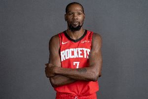 逐渐适应中！杜兰特半场6中3&三分1中0拿到8分 另有1篮板